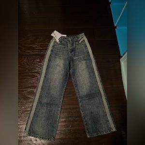 Brand new jeans size M